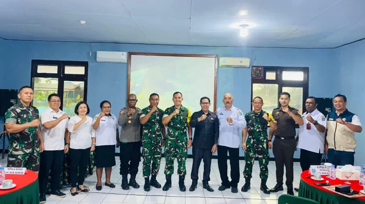 Tim Wasev Terima Paparan Progres TMMD Ke-128 Kodim 1708/BN di Distrik Bondifuar