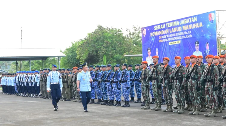 Serahterima Danlanud Manuhua, Pangkodau III Tekankan Peran Lanud Bagi Masyarakat