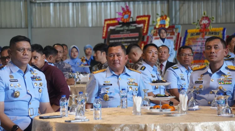 Serahterima Danlanud Manuhua, Pangkodau III Tekankan Peran Lanud Bagi Masyarakat