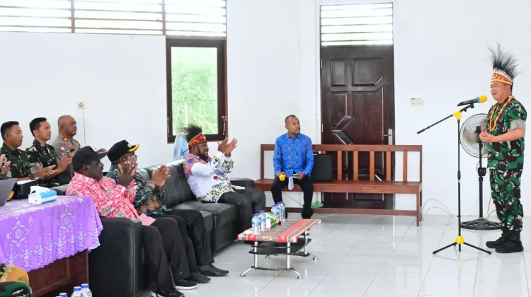Pangkodau III Tinjau Pembangunan Pangkalan Udara Militer di Manokwari Selatan