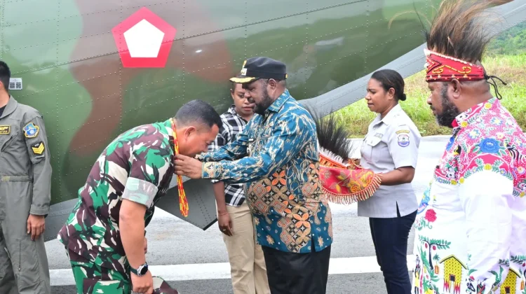 Pangkodau III Tinjau Pembangunan Pangkalan Udara Militer di Manokwari Selatan
