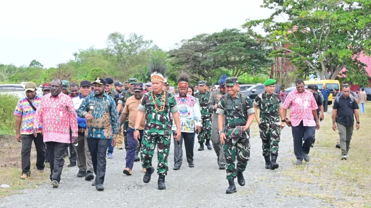 Pangkodau III Tinjau Pembangunan Pangkalan Udara Militer di Manokwari Selatan
