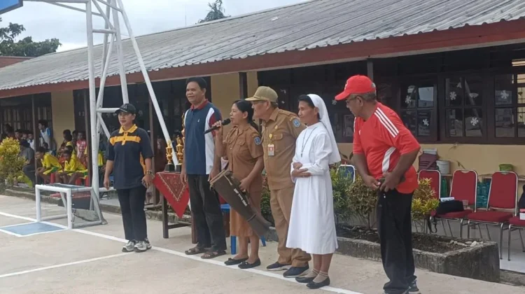 Meriahkan HUT ke-55, SMP YPPK St.Petrus Biak Gelar Turnamen Gawang Mini Tingkat SD