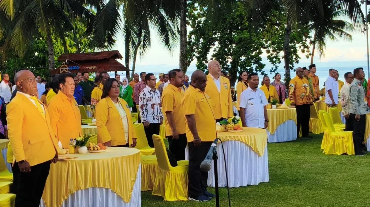 Bupati Mansnembra Menahkodai Partai Golkar Siap Menguningkan Biak