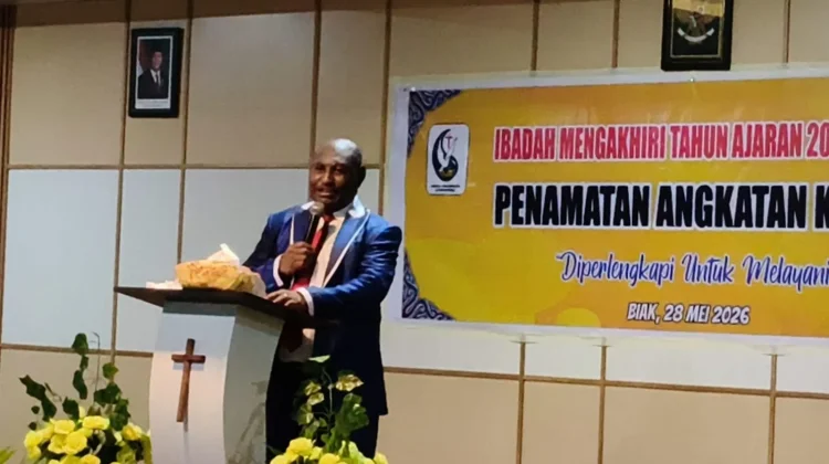 Sekolah Alkitab Biak Menamatkan 40 Siswa Angkatan