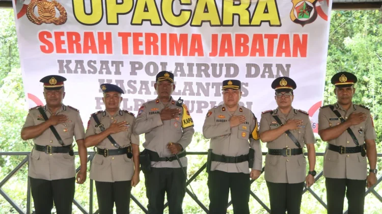 Kapolres Supiori Pimpin Upacara Sertijab Kasat Polairud dan Kasat Lantas