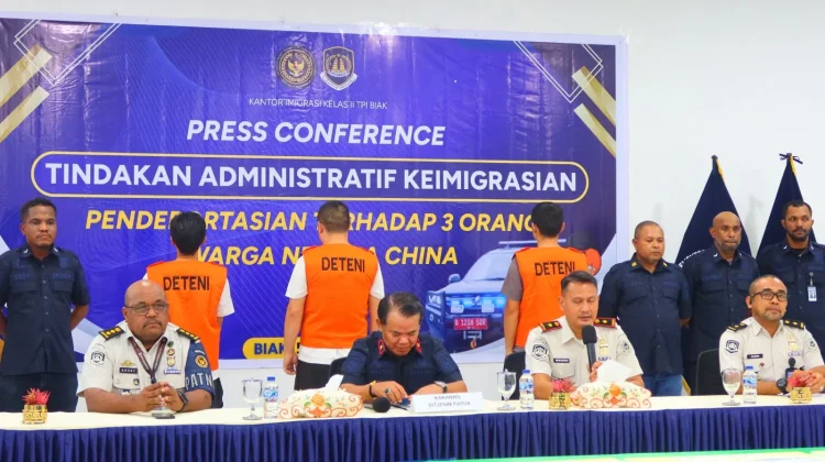 Imigrasi Papua Deportasi 3 Warga Negara China Atas Pelanggaran Izin Tinggal