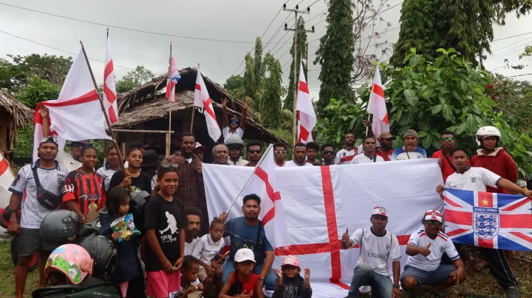 Sambut Piala Dunia 2026,Pendukung Berbagai Negara Pawai Bersama di Biak