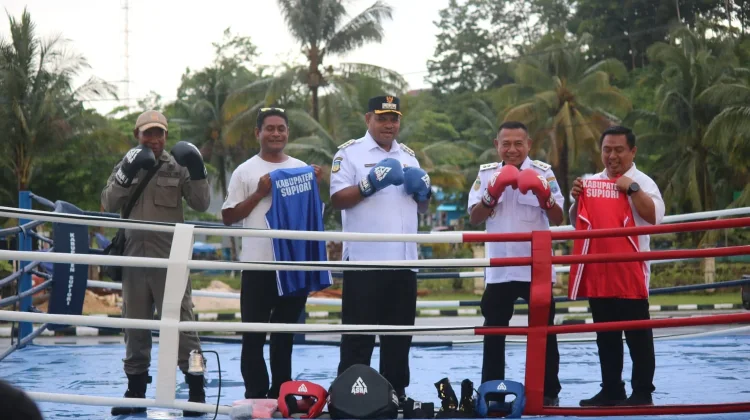 HUT RI Ke-81 Supiori Diguncang Duel Tinju Atlet Muda