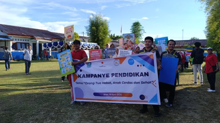Kampanye “Orang Tua Hebat, Anak Cerdas dan Sehat” Perkuat Peran serta Orang Tua di Biak