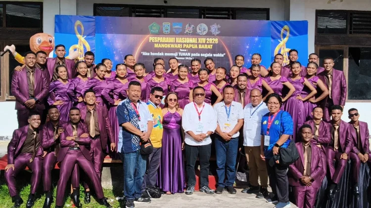 Remaja Pemuda Biak Persembahkan Puji- Pujian untuk Tuhan