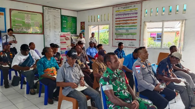 Imigrasi Biak Sosialisasi Keimigrasian dan Pencegahan TPPO di Kampung Samau