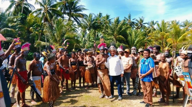 Berita Foto - FBMW 2026 Tampilkan Atraksi Waimansusu dan Wairon - RRI.co.id