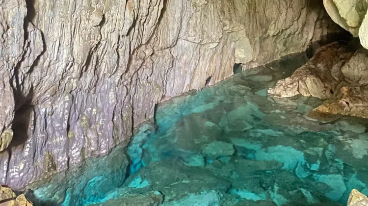 Kepala Kampung Opiaref Fokus Pengembangan Wisata Unik "Menyelam di Goa Serumi"
