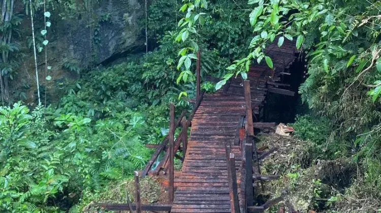Kepala Kampung Opiaref Fokus Pengembangan Wisata Unik "Menyelam di Goa Serumi"