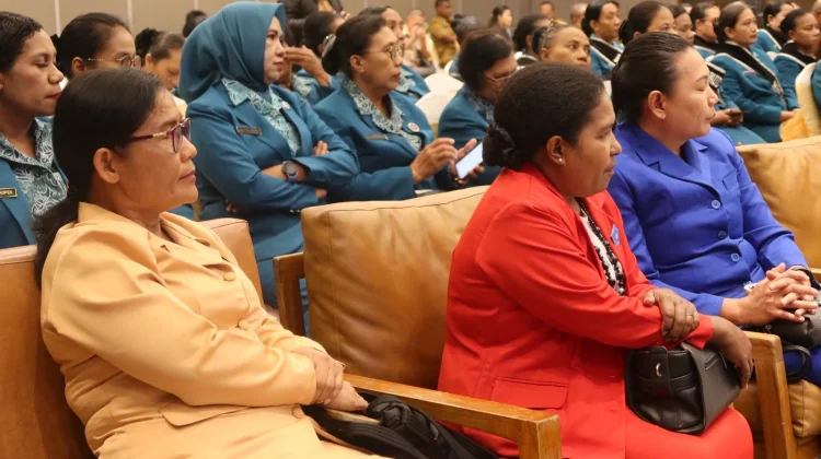 Ketua TP PKK dan Bunda Paud Se-Kabupaten Biak Numfor 2025–2030, Resmi Dilantik