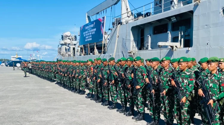 Pangdam XVII/Cenderawasih Lepas 900 Prajurit Satgas Pamtas RI-PNG