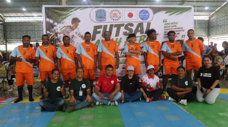 Unik, Pembelajaran Literasi di Biak Melalui Futsal "Ayah Hebat Literasi Kuat"