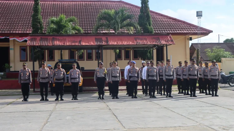 Kapolres Biak Numfor AKBP Arjuna Wijaya, S.I.K., Pimpin Apel Pagi Perdana