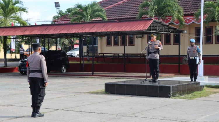 Kapolres Biak Numfor AKBP Arjuna Wijaya, S.I.K., Pimpin Apel Pagi Perdana