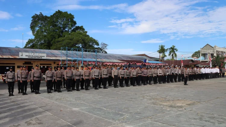 Kapolres Biak Numfor AKBP Arjuna Wijaya, S.I.K., Pimpin Apel Pagi Perdana