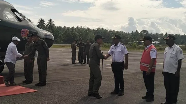 Uji Coba Pendaratan Perdana CN-235 di Bandara Numfor Berjalan Mulus
