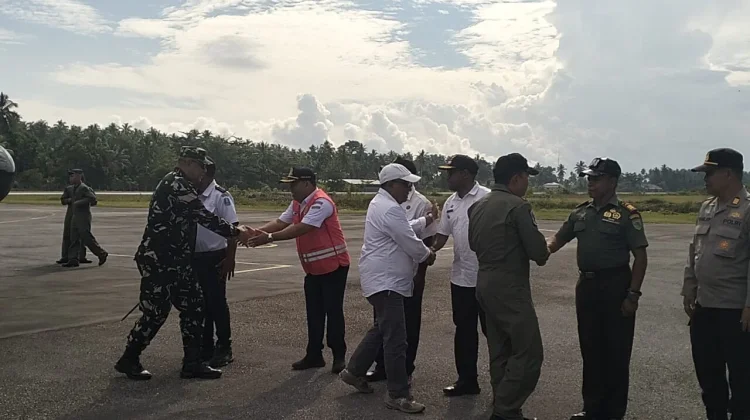 Uji Coba Pendaratan Perdana CN-235 di Bandara Numfor Berjalan Mulus