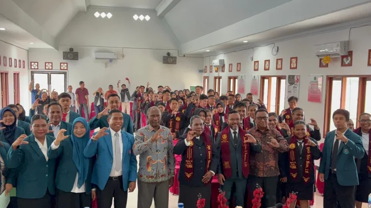 Yudisium INCITA Biak, Wabup Jimmy Kapissa: Ilmu Tak Kenal Batas Waktu dan Jabatan