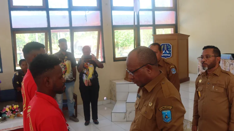 Sebanyak 17 Peserta Ikuti Pelatihan Pembuatan Perahu Fiber di LLK UKM Biak