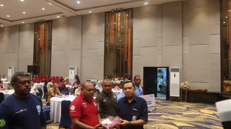 Pengusaha di Biak Ikuti Sosisalisasi Kepatuhan Hukum Jamkesnas dan Tenaga Kerja