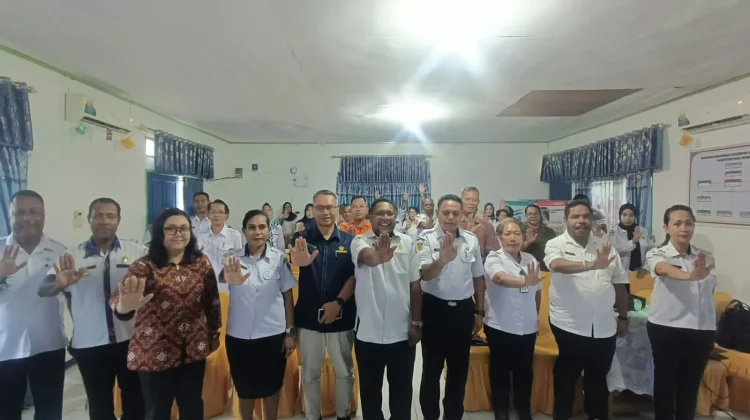 DP3AKB Biak Numfor Melaksanakan Pembinaan Gerakan Orang Tua Asuh Cegah Stunting