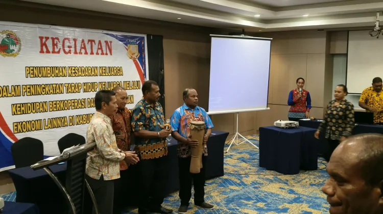 Bimtek Koperasi Dorong Ekonomi Keluarga di Biak Numfor
