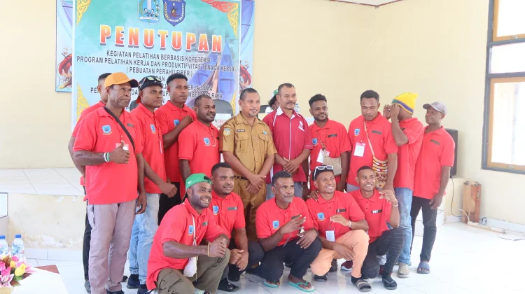 Pelatihan Perahu Fiber di Biak, Wujud Kerjasama Mamberamo Raya - Biak Numfor