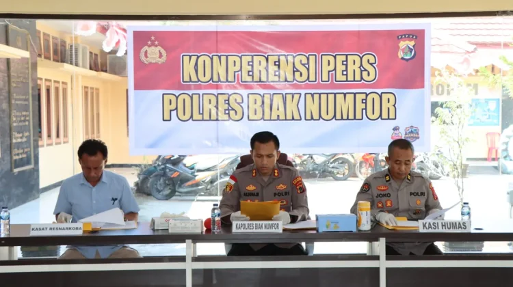 Ungkap Peredaran Narkoba di Pelabuhan Laut, Polres Biak Amankan 1 Kg Lebih Ganja