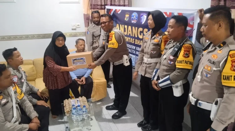 Sambut Hari Lantas Bhayangkara Ke-71, Sat Lantas Polres Biak Numfor Berbagi Kasih
