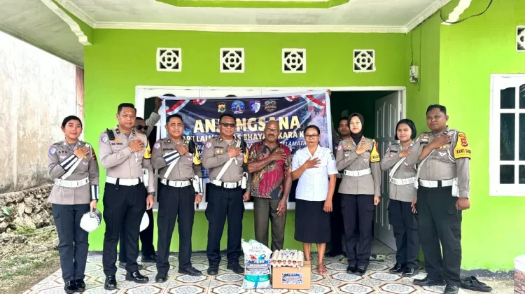 Sambut Hari Lantas Bhayangkara Ke-71, Sat Lantas Polres Biak Numfor Berbagi Kasih