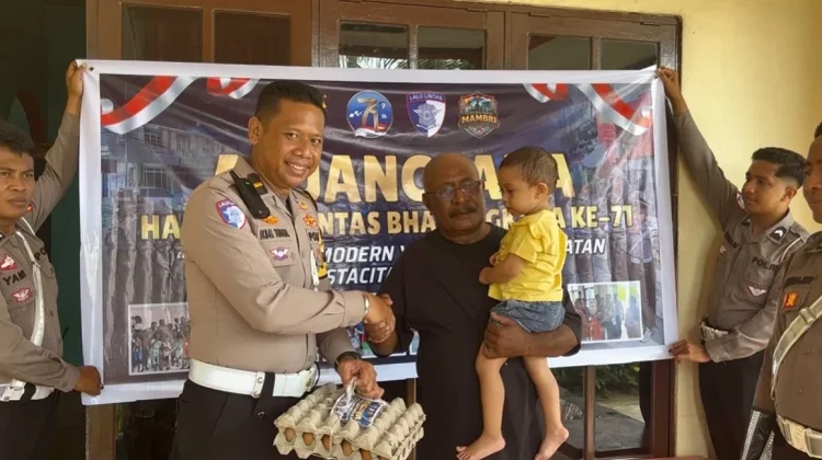 Sambut Hari Lantas Bhayangkara Ke-71, Sat Lantas Polres Biak Numfor Berbagi Kasih