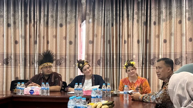 Kunjungan Minister Counsellor Kedubes Australia Kunjungi IISIP Yapis Biak