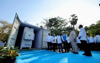 PLTS 100 GWp: Ambisi Besar menuju Kemandirian Energi Indonesia