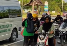 Berbagi 1000 Paket Takjil Pengurus Cabang Muslimat NU Biak  Numfor