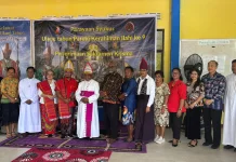 Uskup Bernadus Bofitwos Baru, Pimpin Ibadah HUT ke-9 Paroki Kerahiman Ilahi Biak