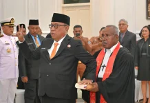 Bupati Biak Numfor Lantik Zakharias Mailoa Sebagai Penjabat Sekretaris Daerah