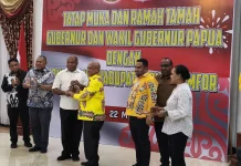 Kunker Gubernur Papua Disambut Antusias Pemda - Masyarakat Biak