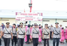 Polres Biak Numfor Gelar Upacara Tabur Bunga di Laut, jelang HUT Bhayangkara Ke-80