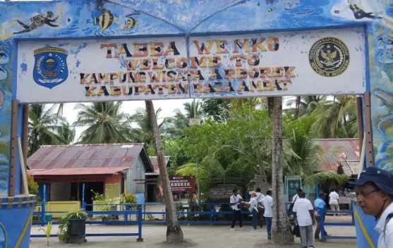 Kunker Raja Ampat,Bupati Biak Kunjungi Kampung Wisata Arborek