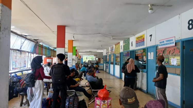 Aktivitas Pemudik Mulai Ramai di Terminal Baranangsiang Bogor