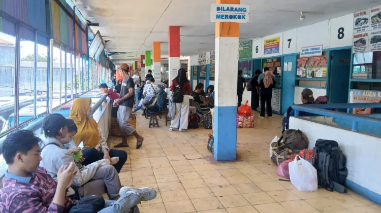 Aktivitas Pemudik Mulai Ramai di Terminal Baranangsiang Bogor