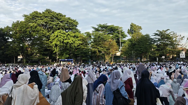Jemaah Muhammadiyah Padati Lapangan Sempur untuk Salat Idulfitri 1447 H