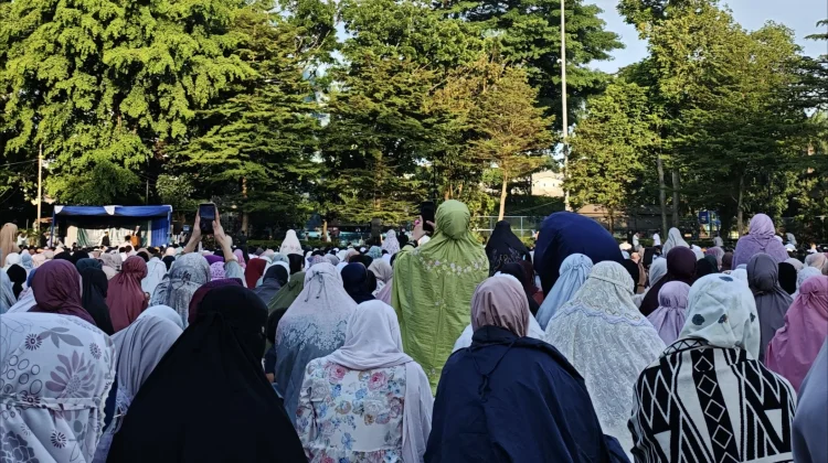 Jemaah Muhammadiyah Padati Lapangan Sempur untuk Salat Idulfitri 1447 H