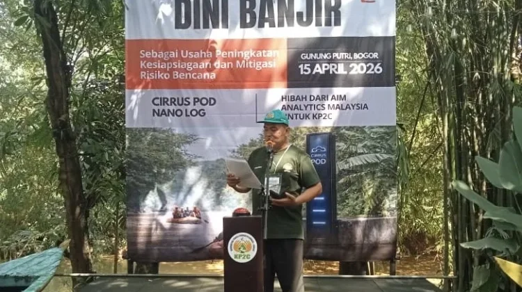 Momen Wamen PU Meresmikan Alat Deteksi Dini Banjir di Bojongkulur Bogor
